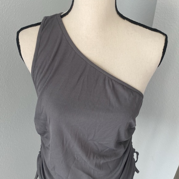 ❤️3x$20 - SHEIN Single Shoulder Strap Plus Size Top - Picture 5 of 10